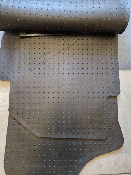 Sada gumových koberců VW Polo/Fox ,Seat Cordoba