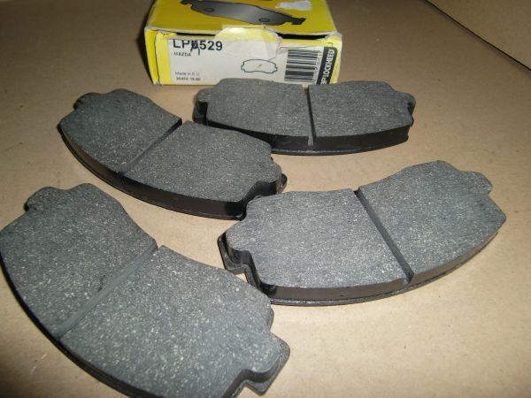 Přední Sada brzdových destiček, MAZDA E 1.6 08.80-06.84