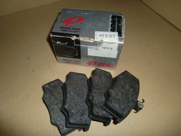 Přední Sada brzdových destiček, AUDI 100 C3; CHERY A3 1.8-2.5D 08.82-08.10