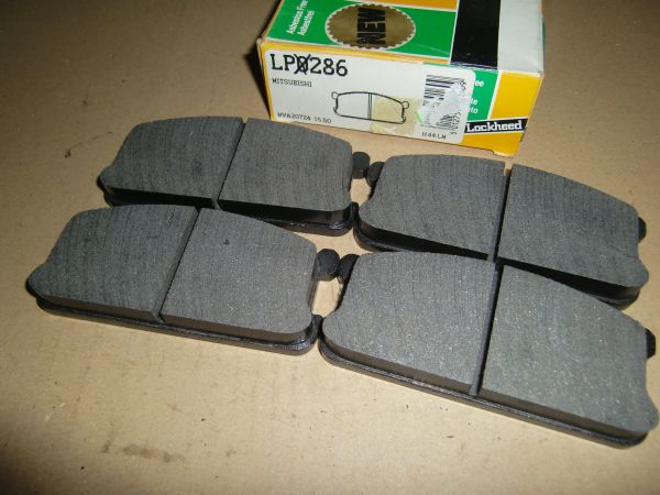 Přední Sada brzdových destiček, MITSUBISHI COLT II, GALANT IV, GALANT VI, LANCER III, LANCER IV, SAPPORO II, SPACE, TREDIA 1.3-2.0 08.80-10.92