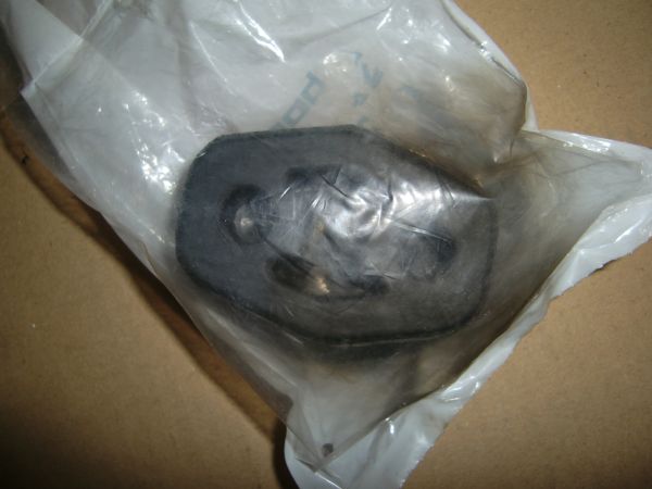 Zavěšení výfukového systému AUDI A1, A2, A3, TT; FORD FIESTA V, FUSION, GALAXY, TRANSIT; MAZDA 2; SEAT ALHAMBRA, ALTEA, AROSA, CORDOBA, CORDOBA VARIO, IBIZA II, IBIZA III 1.0-Electric 08.91-