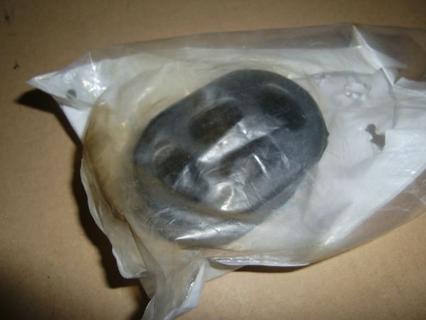 Zavěšení výfukového systému DAF 400-SERIE; AUSTIN MAESTRO, METRO, MONTEGO; FORD ESCORT '81 EXPRESS, ESCORT '86 EXPRESS, ESCORT III, ESCORT IV, FIESTA, FIESTA II, FIESTA III 1.0-4.6 09.80-02.16