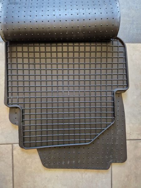 Sada gumových koberců VW Polo/Fox ,Seat Cordoba