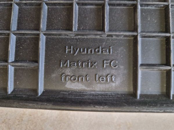 Sada předních gumových koberců - Hyundai Matrix (2001-2008)