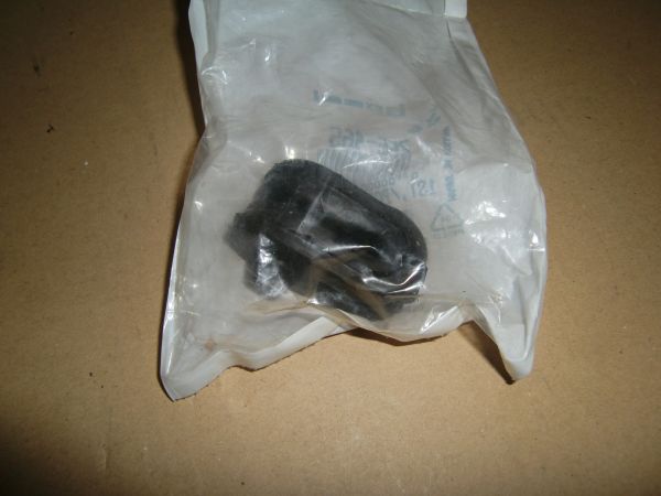 Zavěšení výfukového systému RENAULT CLIO I, LAGUNA I, RAPID, SAFRANE I, SAFRANE II, SCENIC I 1.2-3.0 07.85-09.03