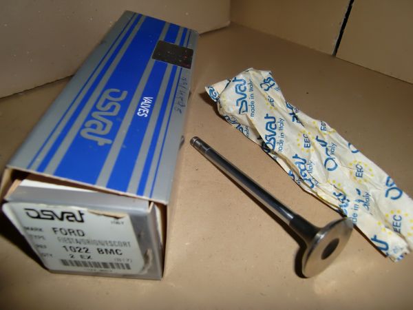 Výfukový ventil (28x6x96,7) pro vozy: FORD ESCORT V, ESCORT VI, FIESTA III, MONDEO I, MONDEO II, ORION III 1.8/1.8D/2.0 05.91-09.00