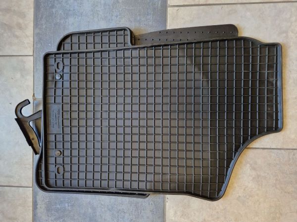 Sada gumových koberců VW Polo/Fox ,Seat Cordoba