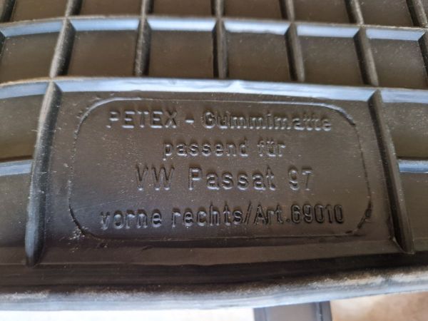 Sada gumových koberců PETEX - Volkswagen Passat B5 (1996-2005)